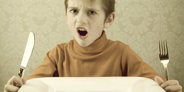 Acktmz halde bir eyler yiyememisek ve almz artmsa kan ekeri dyor,hogr becerimiz azalmaya balyor. nsanlarn tolerans seviyesi ve kan ekeri ilikisine odaklanlan tm aratrmalarda,kan ekerleri dk olan kiilerin daha sinirli olduklar grld.