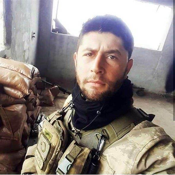 Uzman avu Ali Ylmaz<br>    Frat Kalkan Harekat&#8217;nda Uzman avu Ali Ylmaz ehit oldu. Burdur&#8217;un Karamanl lesi Hrriyet Mahallesi&#8217;nde oturan dedesi Abdullah Avc ve days Aliihsan Avc&#8217;nn evine gelen avdr Kaymakam, Karamanl Kaymakam vekili Abdullah ahin, Belediye Bakan vekili Hseyin Uurel ve Piyade Yarbay Deniz etinkaya ac haberi ehidin dedesi ve daysna verdi. ehidin dede evine Trk bayra asld.