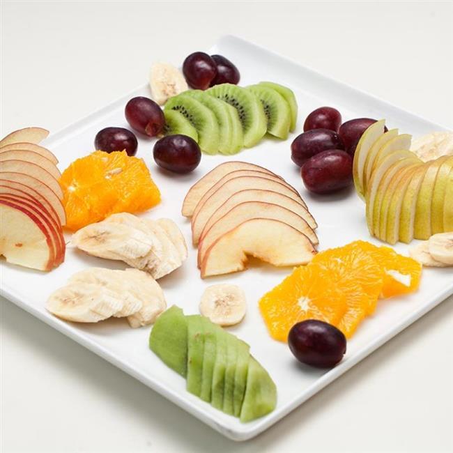 <p><b>Perembe</b>   </p>  <p>    <b>Sabah</b>   </p>  <p>  1 fincan ekersiz Trk kahvesi veya nescafe.  </p>  <p>  2 dilim tam buday ekmei ile yaplm peynirli sandvi  </p>  <p>    <b>le</b>   </p>  <p>    Bol limonlu ve 1 tane halanm yumurta ile hazrlanm salata  </p>  <p>    <b>Akam</b>   </p>  <p>  ok fazla abartmamak koulu ile meyve</p>