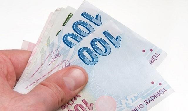 Bireysel Emeklilik Tasarruf ve Yatrm Sistemi Kanunu'na geici madde eklenecek. Eklenen yeni maddeye gre, 1 Ocak 2013 tarihi ile bu maddenin yrrle girecei tarih arasndaki srede, katk paynn irket hesaplarna nakden intikal ettii tarihten nceki bir tarihte, erken denen devlet katks tutarlarna, devlet katksnn Mstearlka dendii tarih ile denmesi gereken tarih arasndaki sre iin belirtilen gecikme zamm esas alnarak gecikme bedeli hesaplanacak.