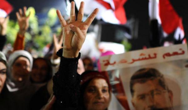 Bu arada Trkiye'de ve dnyada belli dnemlerde siyasi gndeme damga vuran iaretler de hatrland.