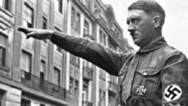 <p><b>HTLER SELAMI ROMA'DAN ALINTI MI? </b></p>  Almanya'da Nazizm'in nderi Adolf Hitler'e itaati simgeleyen, "Alman ulusu ve sava gayretine" atfla sembolleen bir selam ekli olarak biliniyor.