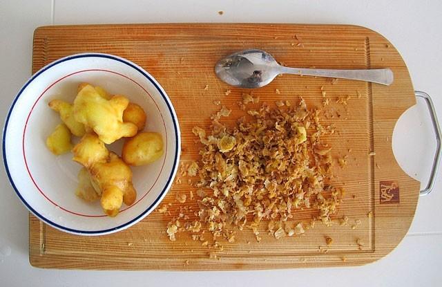 Zencefili kak ile daha etkili ve kolay bir ekilde soyabilirsiniz.