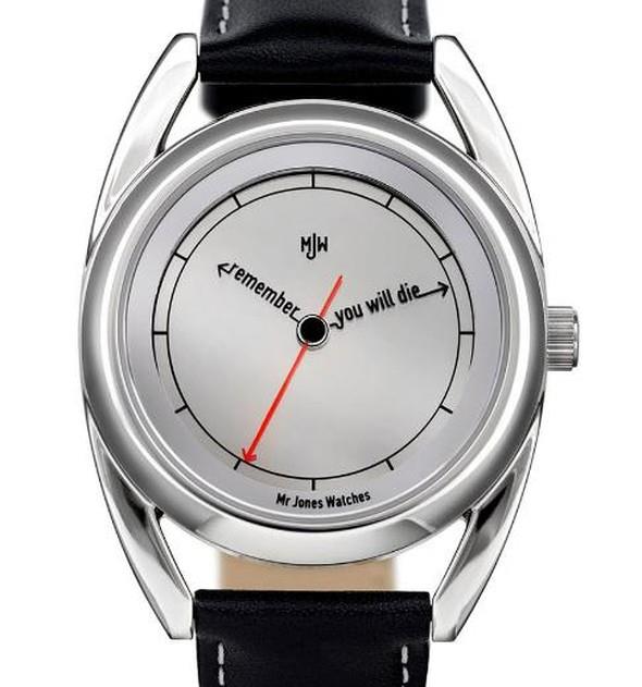 Gereki saat... zerinde 'leceini unutma' yazyor.