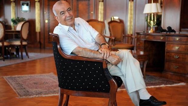 HALS TOPRAK  Fransa'nh Nice ehrinde kalp rahatszl nedeniyle tedavi gren iadam Halis Toprak, yaamn yitirdi.