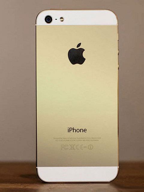 Siyah ve beyaz renklerinin yan sra altn rengi bata olmak zere farkl renk alternatifleriyle sunulacak olan yeni iPhone'da, balat tuu veya ana ekran zerinde parmak izi tanma fonksiyonu ise gelecek yla kalabilir.