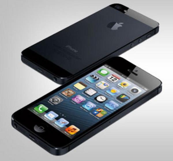 Apple'n 10 Eyll'de tantaca iPhone 5S ve plastik kasal "ekonomik" modeli iPhone 5C'nin yan yana grld bir fotoraf internete szd.