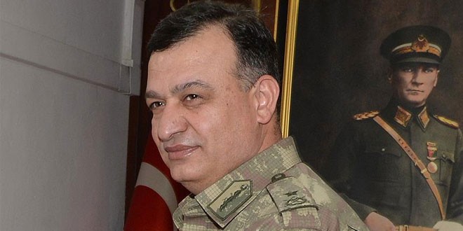 KANDL'DEN MAMO'YU KURTARIN TALMATI  Kandil ynetimi iin, "Mamo'yu kurtarn, gerisi lrse lsn" eklinde talimat verecek kadar nemli olan terristin ise ayn gn nce Cudi Da'na, ardndan Uludere krsalna karld ve halen Uludere krsalndaki Kel Mehmet dalarnda olduu belirlendi.