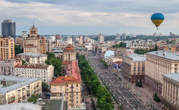 Kiev  <br>  Ukrayna&#8217;nn bakenti, hrszlk, vandalizm ve yzlerce insann yaraland Rusya kart gsterilerin ardndan listenin bir numarasnda.