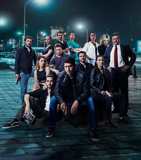 KANIT: ATE STNDE<br> Yazn tek polisiye dizisi olarak ekrana gelen yapm reytinglerde istenileni veremedi. Kadrosunda Tansel ngel ve Ahmet Olgun Snear&#8217;n yer ald dizi sadece 8 blm ekrana geldi.