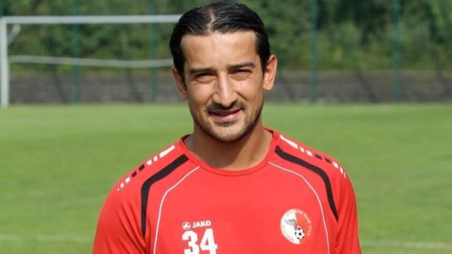 2012-13 sezonu yaz transfer dneminde Yusuf imek'in Teknik direktrlk yapt Denizlispor'a geti. 2013-14 sezonunun banda Almanya 3. lig ekiplerinden BAK 07'ye transfer oldu ve burada futbolu brakt.