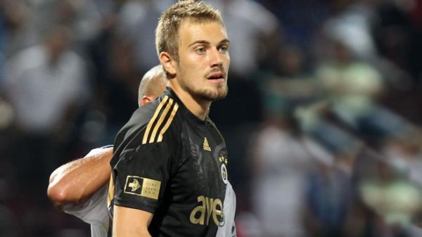 Recep Niyaz ve Salih Uan'n ardndan takmn en az cret alan 3. futbolcusu olan Mert, en az 4 gollk pozisyonda Eskiehirspor'a geit vermezken, Necati Ate'in penatsn da kurtarmt.