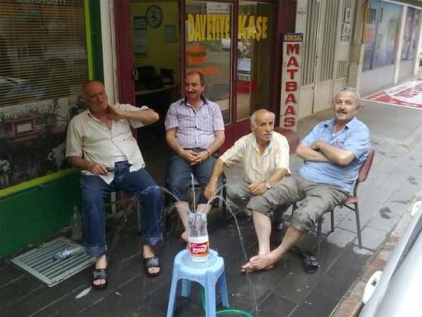 Baka lkede zor bulunur dedirtecek cinsten ama hemen hemen hepimizin yapt hareketler...