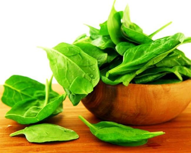 Ispanak<br>    Baklk sisteminin sper besinlerinden biri olan spanakta A,B,C ve E vitaminleri ile kalsiyum, magnezyum, quarcetin hepsi bir arada bulunuyor. Enfeksiyonlar nleyip, bakl glendiren spanan iinde bol miktarda bulunan C vitamini ve folik asit sadece vcudu korumakla kalmyor, ayn zamanda enfeksiyonlarla savayor. Kalp dostu olan spanak beyin yalanmasn geciktirici etkiye de sahip. Salk vadeden ve tam da mevsimi olan doann bu mucizevi besinini bol bol tketin.