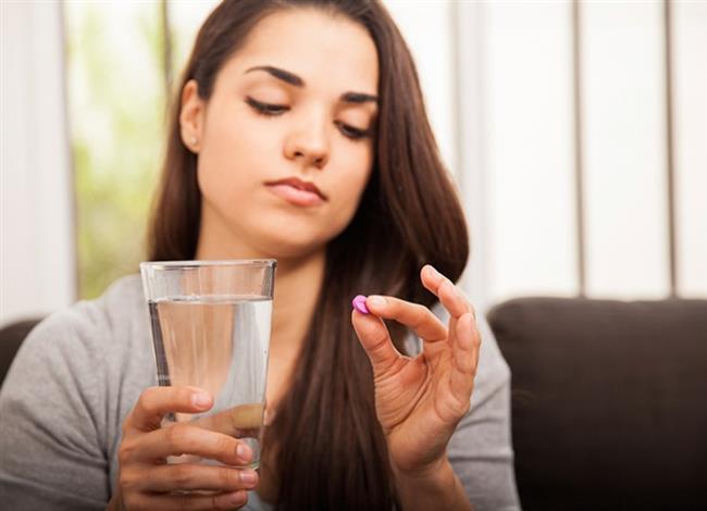 Tm dnya iin &#8216;ldrc bir tehdit&#8217; olan gereksiz antibiyotik kullanmnda Trkiye Avrupa birincisi! En basit hastalklarda bile hemen antibiyotie bel balanabiliyor. Oysa bilimsel almalar gereksiz antibiyotik kullanm durumunda vcudun mikroplarla savama yeteneinin azalmaya baladn, baklk sisteminin zayfladn, birok ciddi hastala yol aabildiini hatta vcutta bakterilerin antibiyotie kar diren kazanmas sonucu lmcl tabloya bile neden olabildiini ortaya koyuyor. Nezle ve grip gibi hastalklarn youn olarak grld bugnlerde en iyisi hasta olmadan nlem almak ve bunun iin de doann ifal besinlerine soframzda yer vererek baklk sistemini glendirmek!