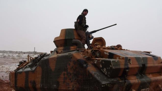 DEA'e kar Musul'da koalisyon tarafndan yrtlen operasyonlarda herhangi bir baar elde edilemezken, Trkiye'nin balatt Frat Kalkan Operasyonu dnyann takdirini kazanyor.