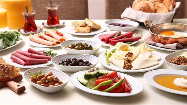 Kahvaltnz yapmadan gne balamayn. Kahvaltnza yumurta baz gnler de kuruyemi, 1 tatl ka kadar tahin-pekmez ikilisini ekleyin gne daha enerjik balayn.