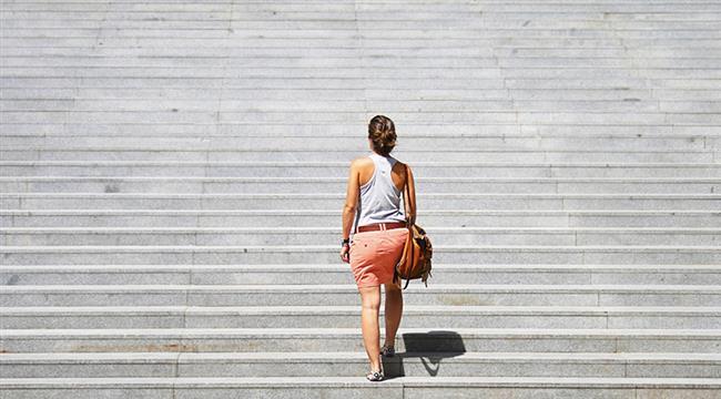 Salk reeteniz iin hareket en nemli ilatr. Tv ve bilgisayar banda yarm saatten fazla sabit durmayn. Asansre binmeyin, merdiven kn. Arabaya, otobse binmek yerine yrmeyi tercih edin.