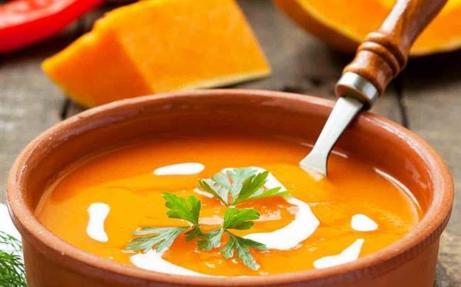 <b>Bal Kaba orbas </b> <br>  <br>  <b>Malzemeler</b> <br>  <br>  2 su barda bal kaba presi<br>  2 su barda st<br>  2 adet kk kuru soan<br>  2 orba ka zeytinya<br>  1 ay ka karabiber<br>  1 ay ka tuz <br>  <br>  <b>Hazrlan</b> <br>  <br>  Kk kk kesilmi soanlar zeytinya ile soteleyin. Daha nce   halayarak pre haline getirdiiniz preye, tuz ve karabiberi ilave   edin. 2 su barda st karma yava yava ilave ederek ksk atete   kartrarak piirin. Kaynadktan 5-10 dakika sonra oca   kapatabilirsiniz.