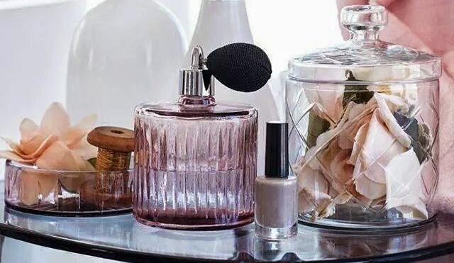 Parfm<p>    Doal yalar ieren parfmler kapal bir ekilde muhafaza edildiinde 3 yl, ak saklandnda ise 2 yla kadar dayanabilir.