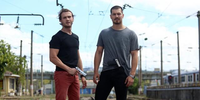 FET'nn yayn organ olduu gerekesiyle kapatlan STV'deki dizi ve filmlerin senaristlerinin halen 'Vatanm Sensin' ve 'erde' dizilerinin senaristliini yaptn belirten gazeteci yazar Salih Tuna,