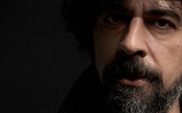 Okan Baylgen de Galatasaray Lisesi'nden mezun. O da Franszca biliyor.