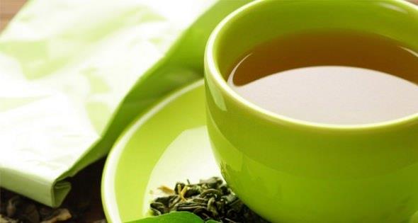 Yeil ay: ok sayda anti inflamatuar flavonoid ierir. mmnoloji Dergisi 2002&#8217;deki bir almada en bol katein bulunan yeil ayn tedavi edici potansiyeli olan gl bir antiinflmatuar bileik olduu saptanmtr.          Antioksidan ierii etkili olan yeil ay meme kanseri gelime riskinde %22 (Karsinojenez temmuz 2006) , prostat kanseri gelime riskinde %48 (Amerikan Epidemiyoloji dergisi 2007) ve kolorektal kanser gelime riskinde % 57 (Kanser epidemiyolojisi belirteler ve nleme haziran 2007) azalma kaydetmitir.