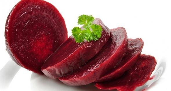 Pancar: Kpkrmz rengi ile gl bir antioksidan ve anti inflamatuar besindir. Enerjinizi arttrp, kan basncnz drebilir.    Hipertansiyon Dergisi 2008 saysnda 500 ml&#8217;lik bir pancar suyunun kan basncn 10.4/8 mm drd gsterilmitir. Pancarlar nitrattan zengindir. Avrupa Uygulamal Fizyoloji Dergisi Aralk 2012&#8217; de yaynlanan bir almada bir porsiyon pancar suyu atletik performans %1-3 arasnda arttrd saptanmtr.