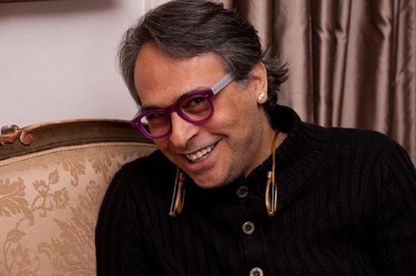 HAVAALANINDA LN EDLYORDU<p>  Barbaros ansal snrd edildii Kbrs'tan Trkiye'ye geliinde havaalannda byk ok yaad. Uann havalimanna inmesinin ardndan ok sayda kii Barbaros ansal'a saldrd. Lin giriimi srasnda Barbaros ansal bir ara yerlerde srnd. Polis ansal' gstericilerin elinden g bela ald.