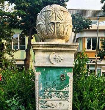 PAABAHE PARKI'NDAK LAHANACILAR ANITI    Beykoz'un Paabahe semtinde bulunan tarihi Mustafa Paa emesi Lahanaclar'n bir galibiyetini lmszletirmi sanki...