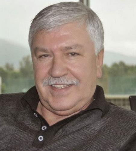 Mahmut Cevher, 1983 ylnda yazd bir de senaryo (Ve Recep Ve Zehra Ve Aye) denemesi olan sanat, kendisi gibi oyuncu olan Yonca Cevher Yenel'in babasdr.