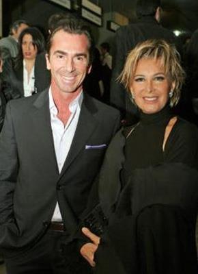 lker nanolu'nun babas yapmc Trker nanolu annesi ise Filiz Akn.