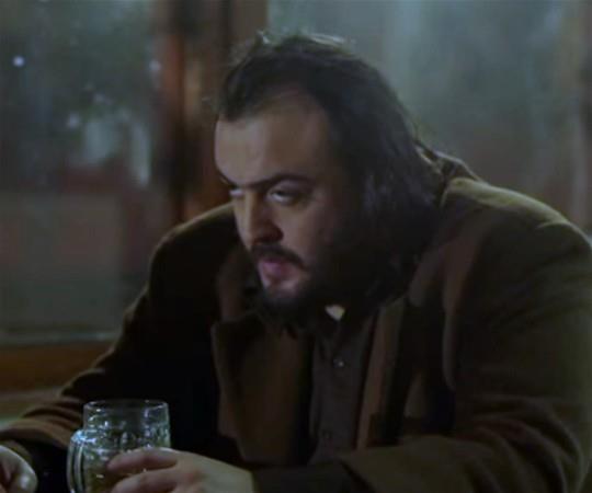 Deniz Hamzaolu, Yeilam'a damga vurmu oyunculardan biri olan Hayati Hamzaolu'nun olu.