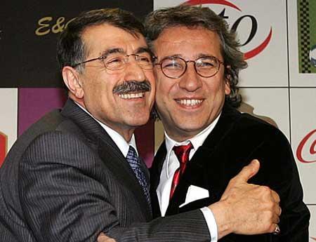 En yakn erkek arkadalarnla yanak yanaa pyorsan