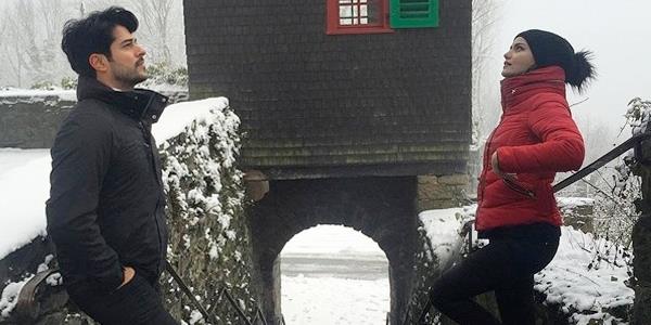 Fahriye Evcen'le yaklak 3 yldr ak yaayan Burak zivit, adm adm evlilie doru ilerliyor...