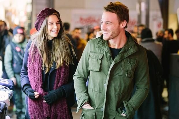 BU EHR ARKANDAN GELECEK  <br>  Barollerinde Kerem Brsin, Leyla Lydia Tuutlu ve Grkan Uygun&#8217;un yer ald yeni dizi aramba gn yayn hayatna balad. Dizi ilk blm reytinglerde birinci srada yer ald. <br>    Yapm: Ay Yapm  <br>  Kanal: ATV