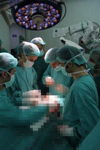 Geirdii trafik kazasnn ardndan beyin lm gerekleen ve organlar balanan 31 yandaki Muhittin Turan'n yznn geen cuma gn gerekletirilen ameliyatla nakledildii 54 yandaki Salih sln, hastanedeki tedavisinin 4'nc gnne girdi.