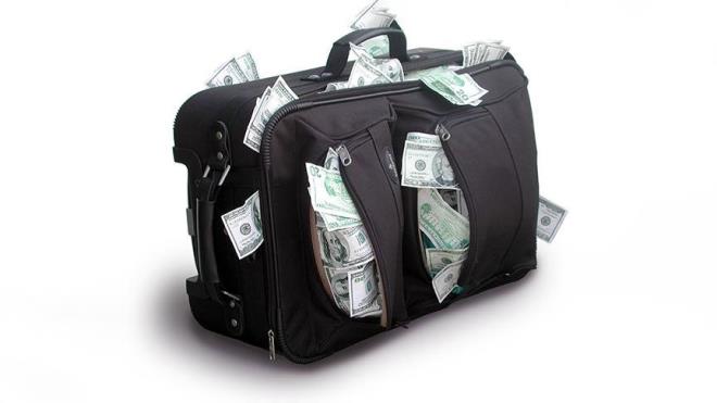 "lki Trkiye'nin imdiye kadar zemedii ekonomik yapsal sorunlar... Maalesef bunlar yeniden harekete geiriliyor ya da geiyor. Bu da kurun hzl bir ekilde yukar kmasn ve dier gelimekte olan lke para birimlerinden negatif ayrmasna neden oluyor.