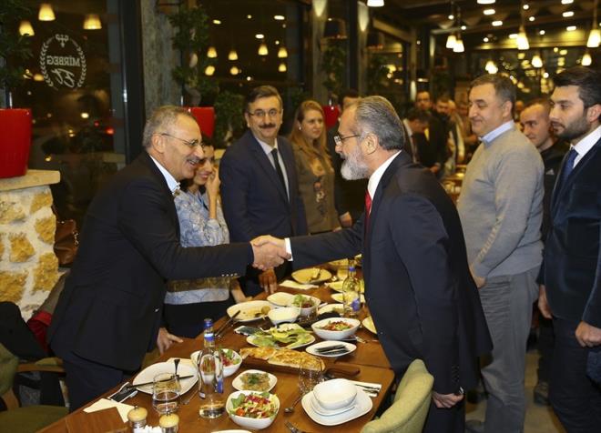 Topu, "Sevr ile falan da yetinmeyecekler, ben byle inanyorum. Bizi geldiimiz yere gndermek istiyorlar." dedi.