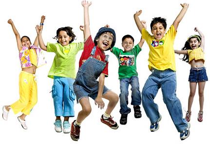 Teknoloji o denli hzl ilerliyor ki, bundan olduka ksa bir sre nce gndelik hayatmzn tam ortasnda yer alan baz rnlerin artk yzne bakmaz olduk. Video kasetler, cd ve kaset alarlar ve evirmeli internet balantlar... 90'l yllarn sonlarna doru dnyaya gelen kuan asla bilemeyecei ve belki de adn bile duymad baz teknolojiler, oktan nostaljik birer obje haline geldi. Gelin isterseniz ocuklarnzn nasl kullanldn ve ne ie yaradklarn asla anlayamayacaklar o nostaljik rnler arasnda keyifli bir yolculua kalm...