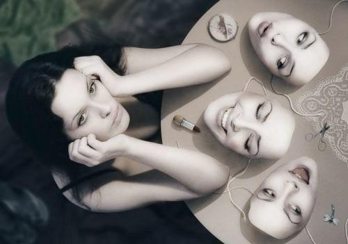 ELN BURNUNA ATIYORSA..  - Bir yalan renmenin yntemi de yalan syleyen kii elini burnuna atyor. nk yalan syleyen kiinin kan basnc artyor. Basn artnca buruna, zellikle klcal damarlara kan pompalanyor.