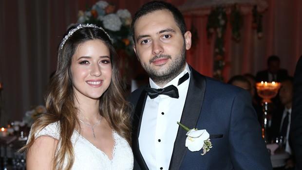 4 kz bulunan Acun Ilcal byk kz Banu'yu da getiimiz aylarda evlendirmiti.