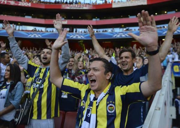 Sen sava! Yenilsen de kzmayz. yi gn taraftar deiliz. Son szmz Fenerbahe!