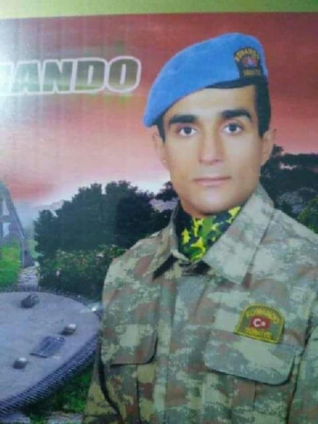 Bitlis'te yrtlen operasyonla gvenlik gleriyle terristler arasnda kan atmada ehit olan Uzman avu Samet Kaya'nn ac haberi Adana'nn Yumurtalk lesi'ndeki ailesini yasa bodu.