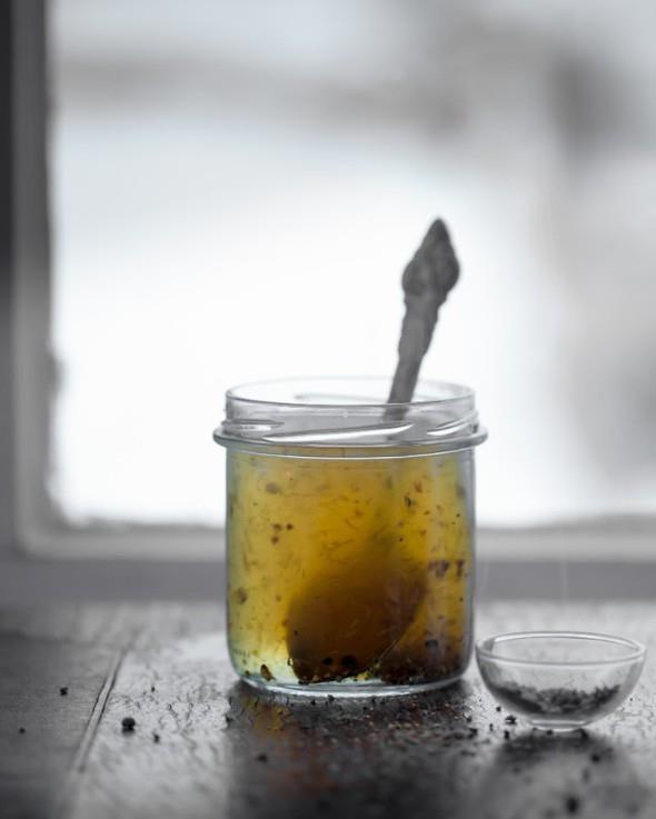 ISIRAN KSRK KESC-10 tur ekme karabiber, 1 orba ka bal ve kaynar suyu kartrp, iin. ksr durduracak ve kulaklarnz tatl tatl yakacak.