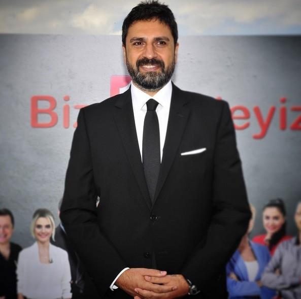 Erhan elik, Glben Ergen&#8217;le 2014 ylnda irince&#8217;de nikh defterine imza atm, ancak evlilik ok uzun srmemi ve ift geen ay boanmt.