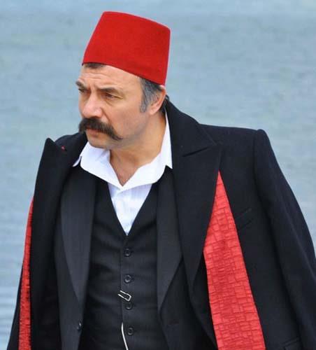 Oktay Kaynarca b�l�m ba�� 50 bin TL al�yor.