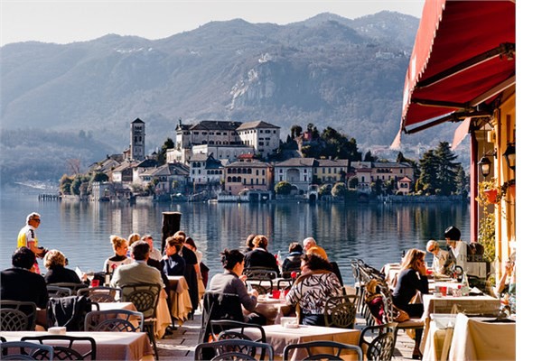 talya da Yeni Zelanda gibi ylda 30 gn resmi tatil yapyor. iler ylda 1774 saat alyor. ilerden saat bana elde edilen verim 46,60 dolar. talya?da kii bana den milli gelir 30 bin 136 dolar ve lkedeki isizlik yzde 10,7 seviyesinde.