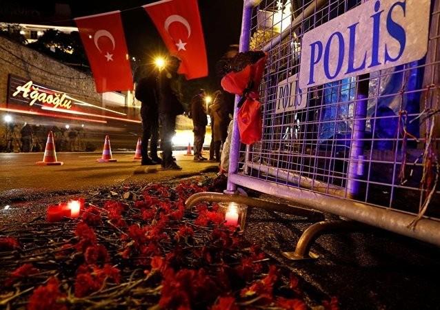 'stanbul gece kulb saldrgan yakaland' baln kullanan BBC, saldrgann stanbul'da ele geirildiini okuyucularna aktard.