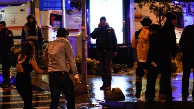 Terristin sosyal medyada paylalan fotorafn kullanan Daily Mail, saldrgann Reina'ya sadece 40 kilometre uzaklkta ortaya karldn belirtiyor.